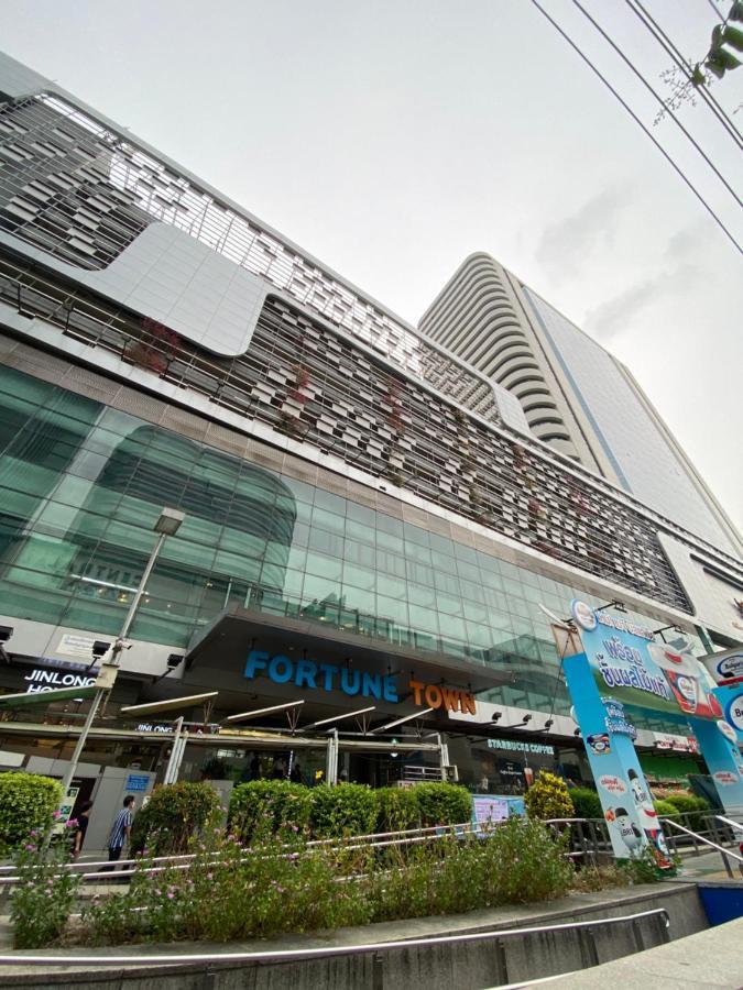 Sura Hostel Bangkok Near Mrt Phra Ram 9 Eksteriør bilde