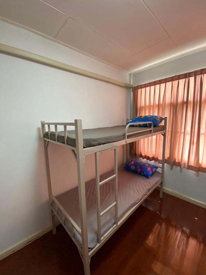 Sura Hostel Bangkok Near Mrt Phra Ram 9 Eksteriør bilde