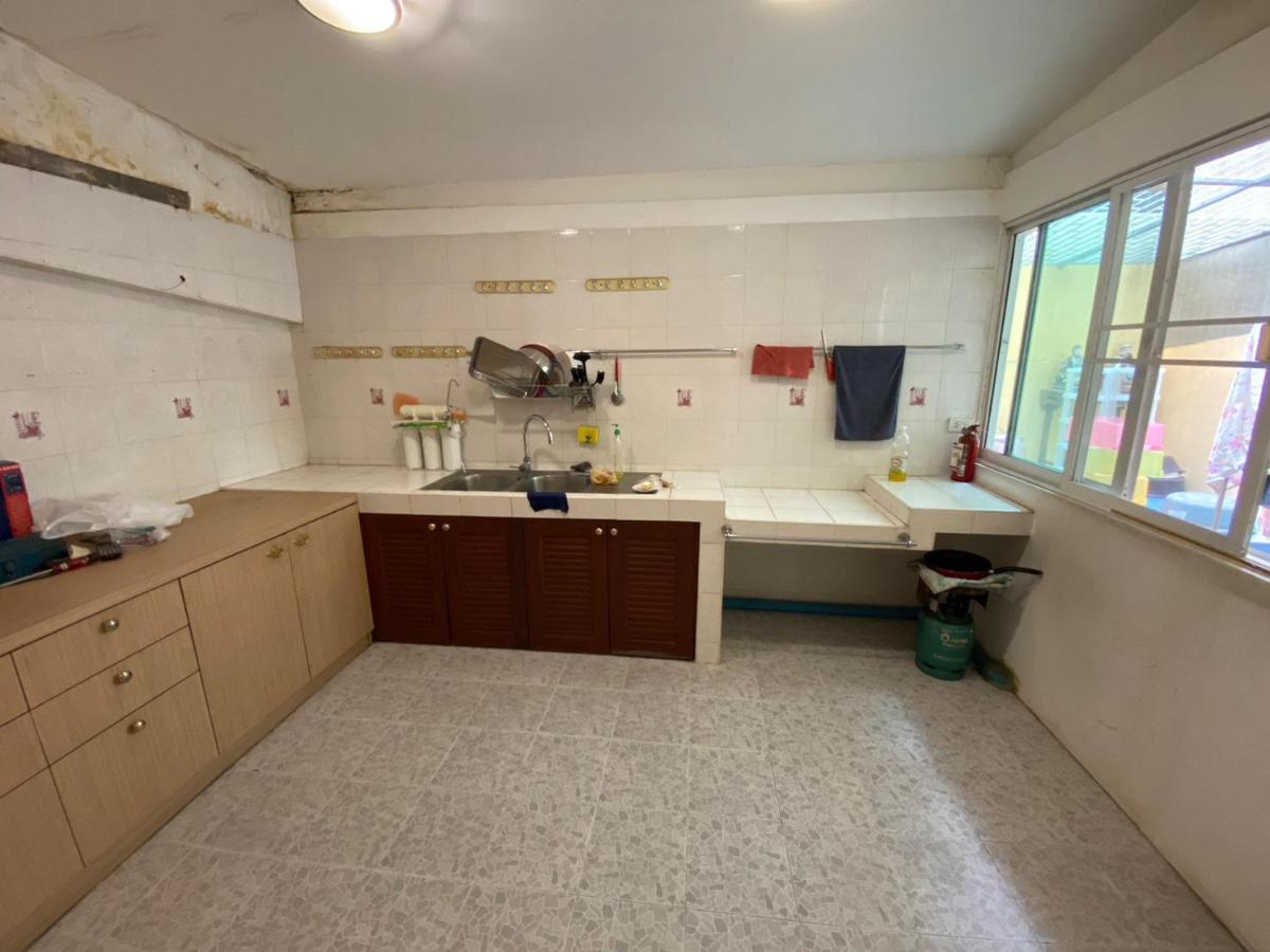 Sura Hostel Bangkok Near Mrt Phra Ram 9 Eksteriør bilde