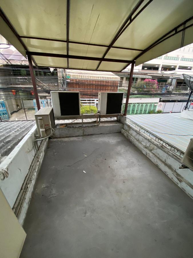 Sura Hostel Bangkok Near Mrt Phra Ram 9 Eksteriør bilde