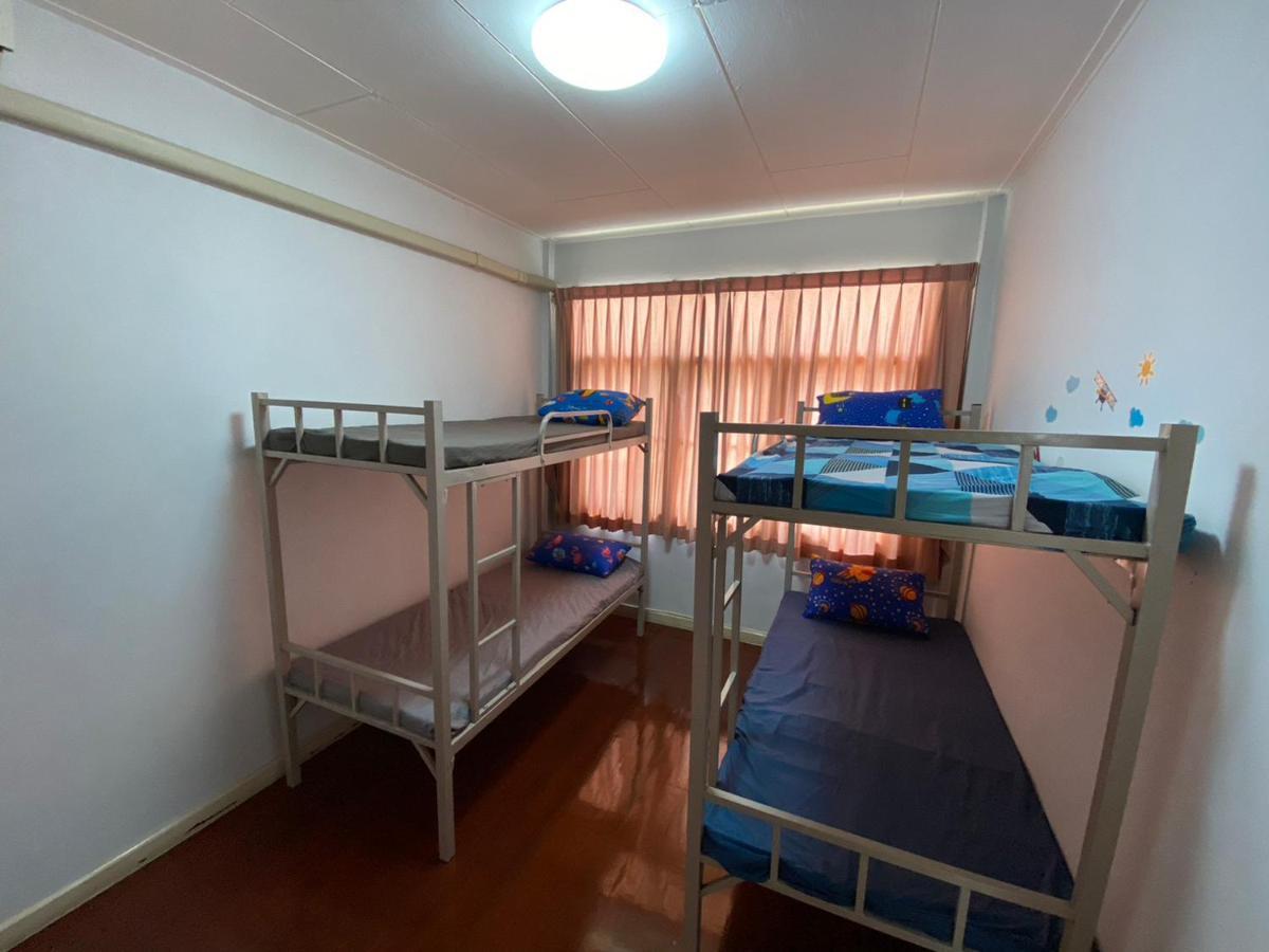 Sura Hostel Bangkok Near Mrt Phra Ram 9 Eksteriør bilde