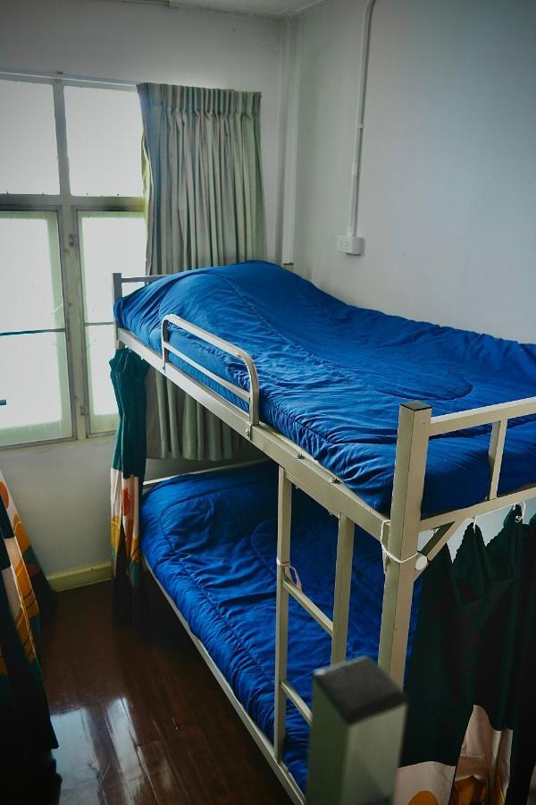 Sura Hostel Bangkok Near Mrt Phra Ram 9 Eksteriør bilde