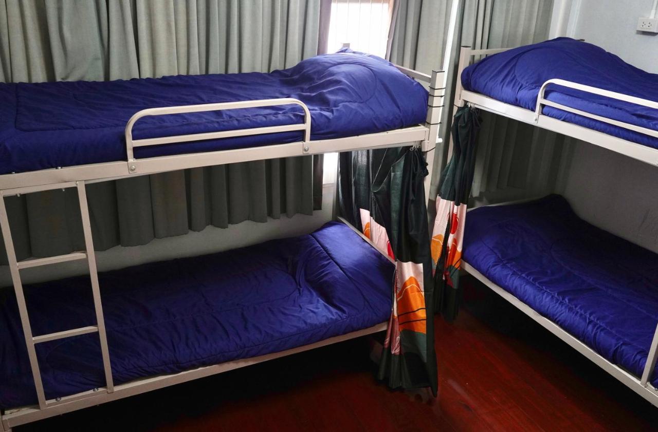 Sura Hostel Bangkok Near Mrt Phra Ram 9 Eksteriør bilde