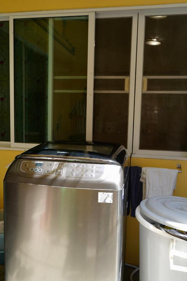 Sura Hostel Bangkok Near Mrt Phra Ram 9 Eksteriør bilde