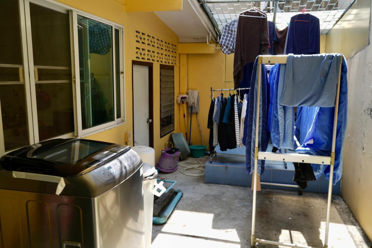 Sura Hostel Bangkok Near Mrt Phra Ram 9 Eksteriør bilde