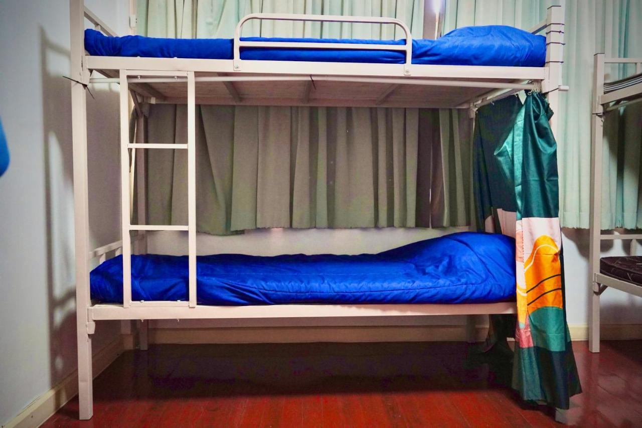 Sura Hostel Bangkok Near Mrt Phra Ram 9 Eksteriør bilde
