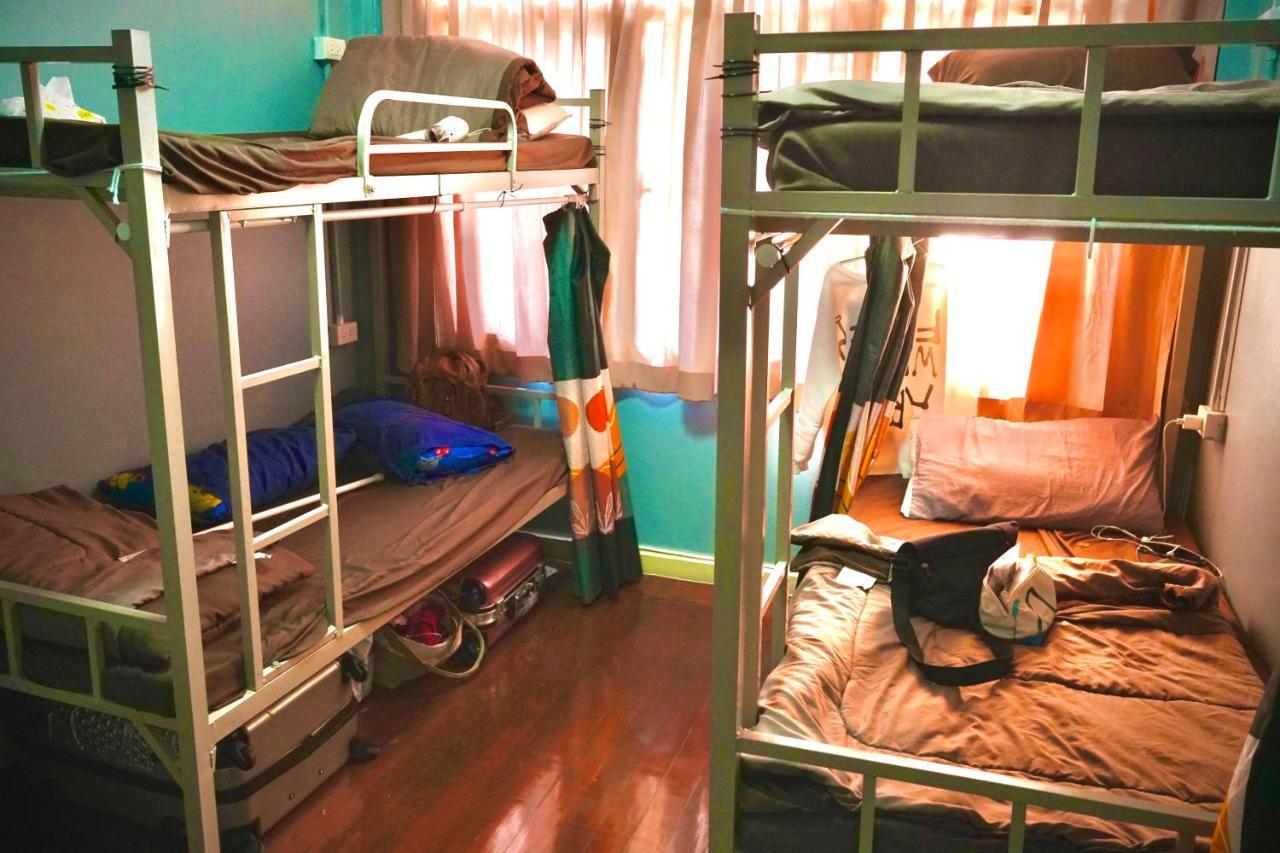 Sura Hostel Bangkok Near Mrt Phra Ram 9 Eksteriør bilde