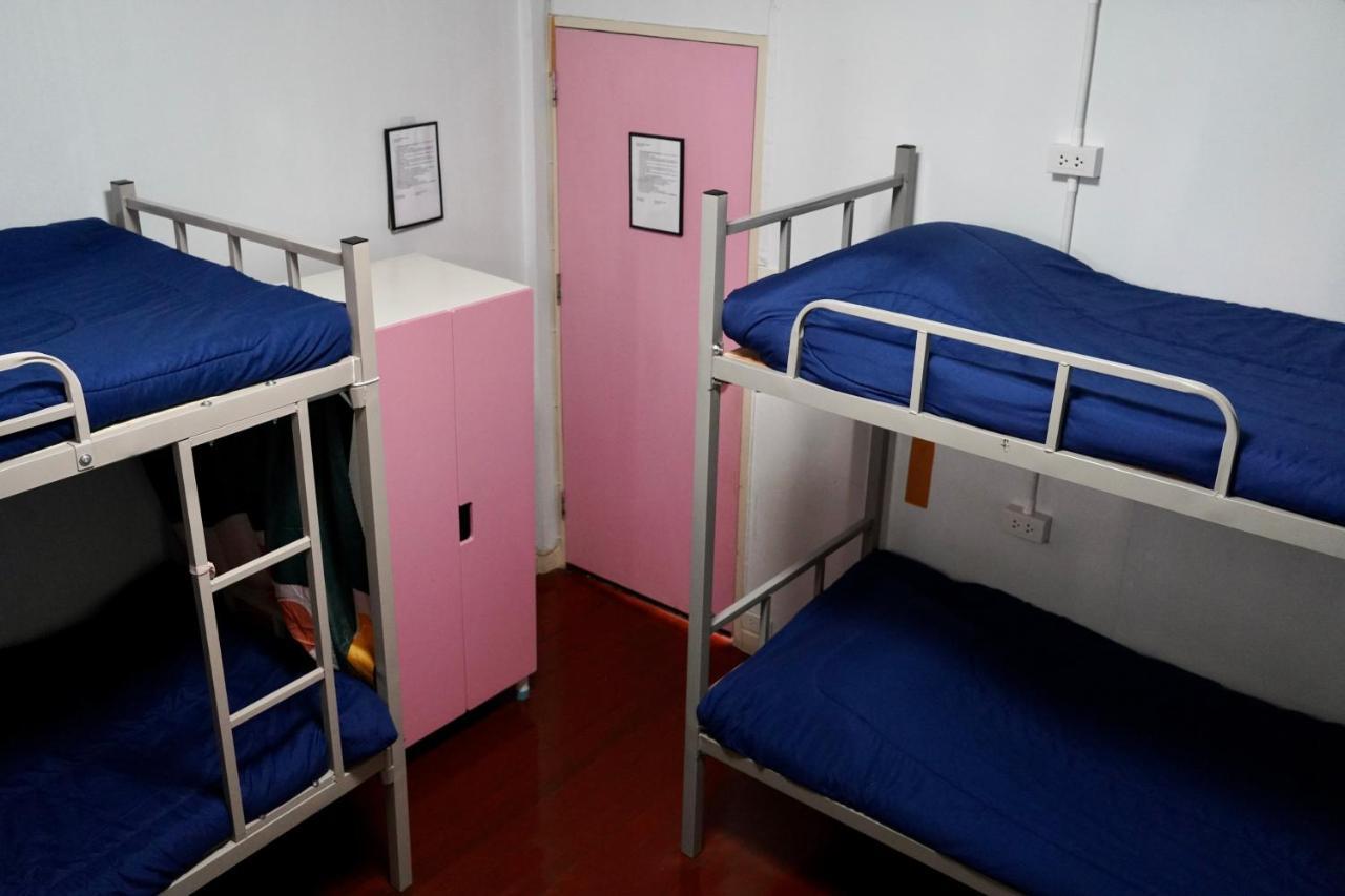 Sura Hostel Bangkok Near Mrt Phra Ram 9 Eksteriør bilde