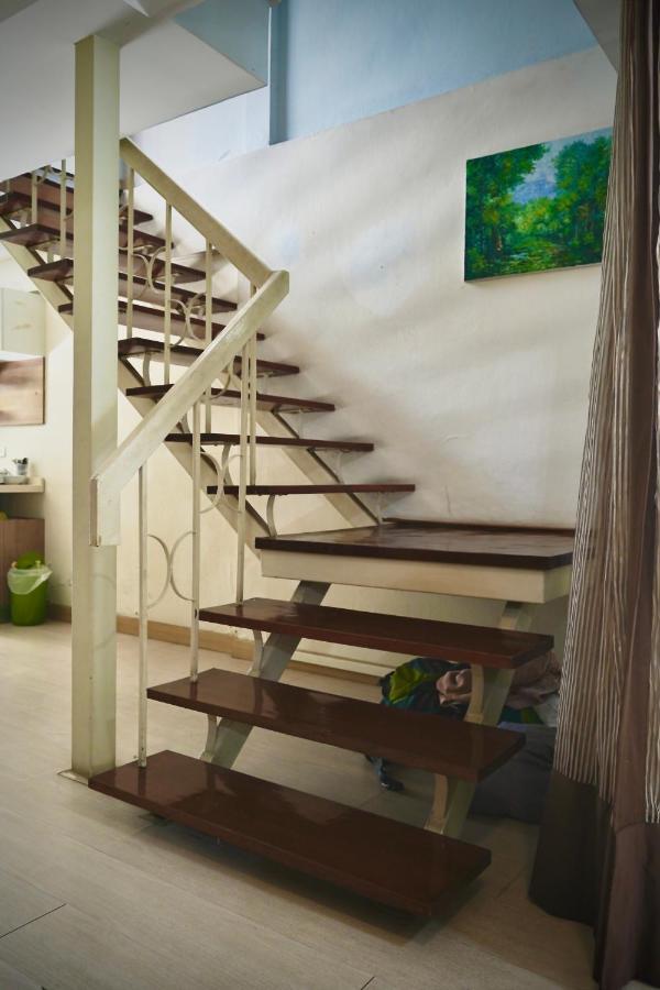 Sura Hostel Bangkok Near Mrt Phra Ram 9 Eksteriør bilde