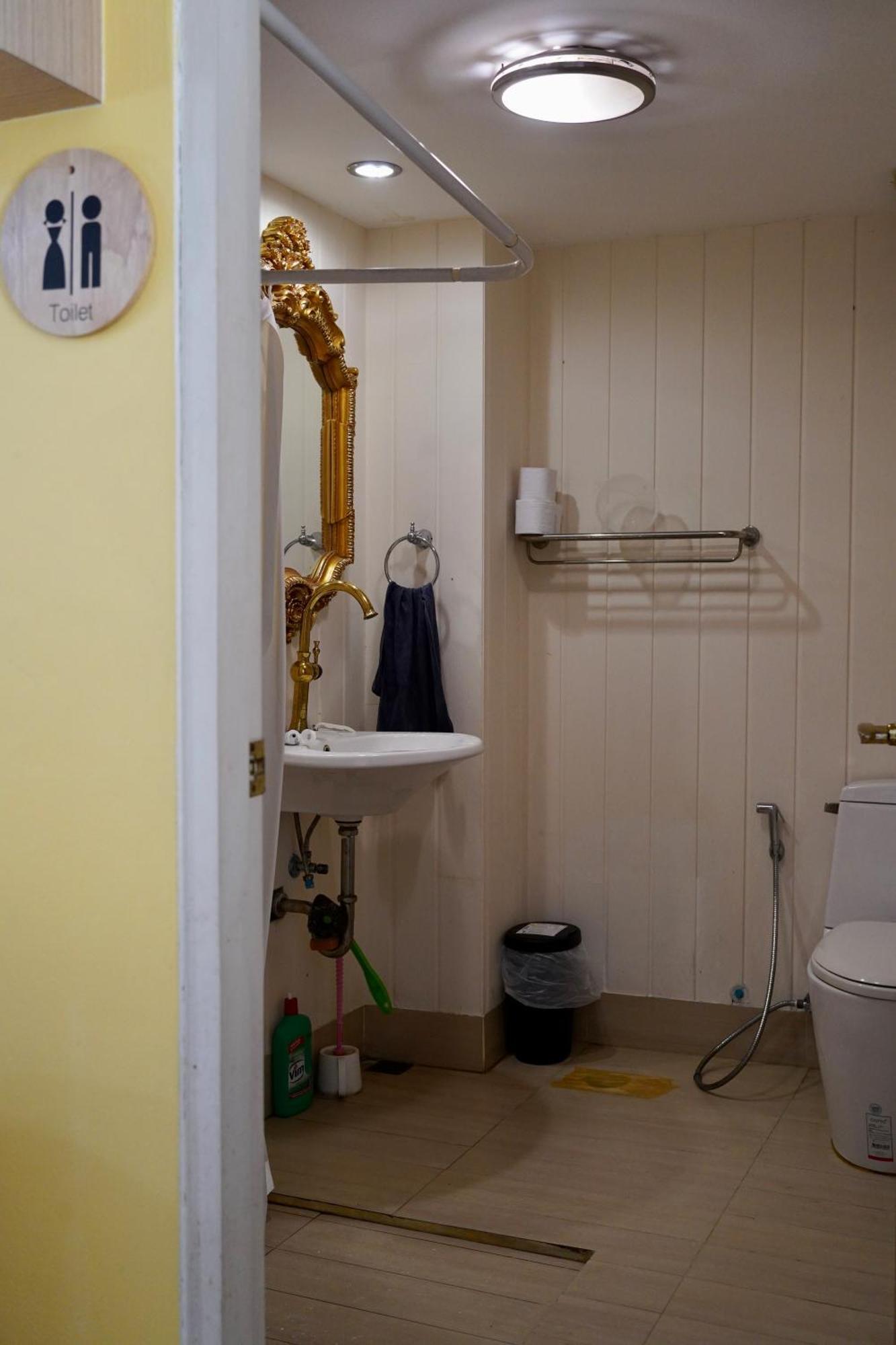 Sura Hostel Bangkok Near Mrt Phra Ram 9 Eksteriør bilde