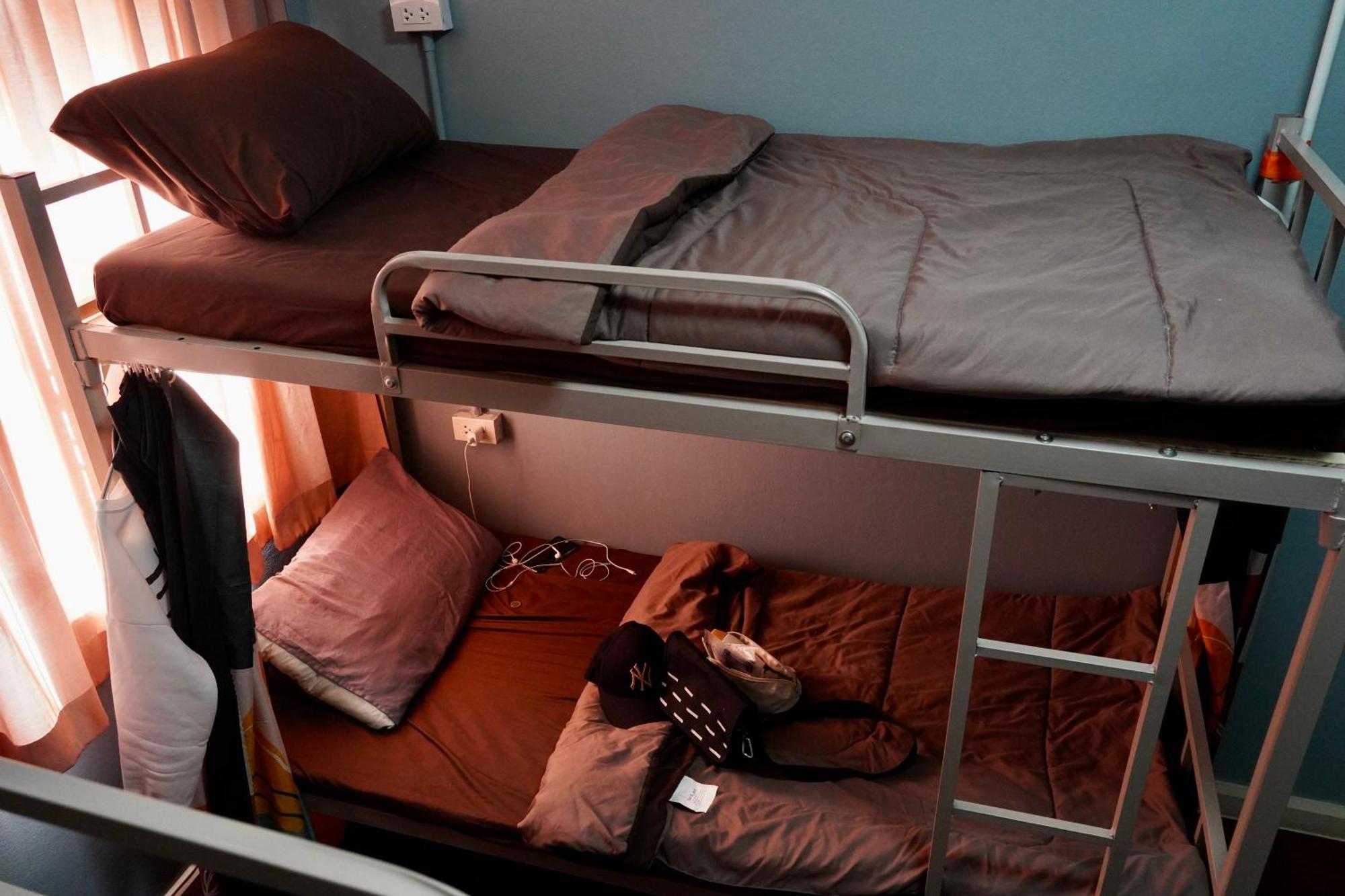Sura Hostel Bangkok Near Mrt Phra Ram 9 Eksteriør bilde