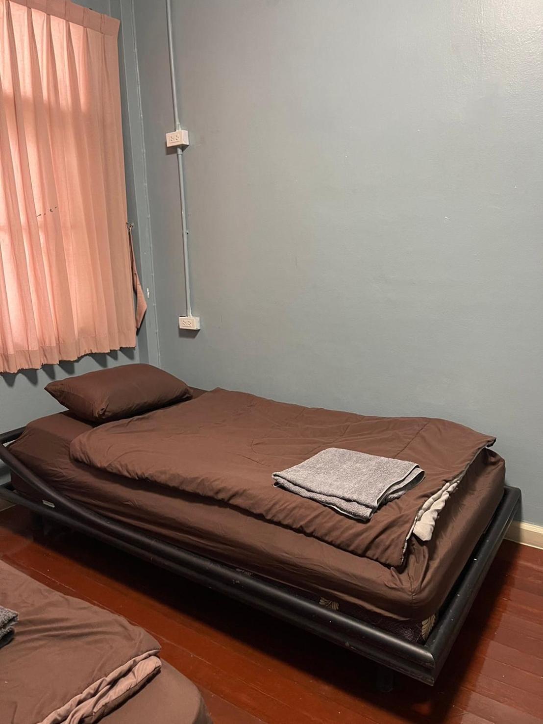 Sura Hostel Bangkok Near Mrt Phra Ram 9 Eksteriør bilde
