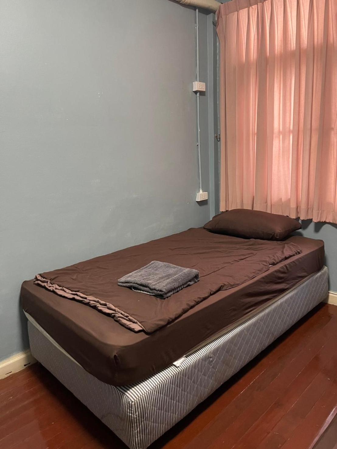 Sura Hostel Bangkok Near Mrt Phra Ram 9 Eksteriør bilde
